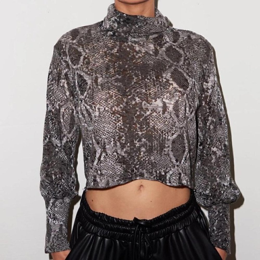 LNA BURNOUT BALLOON SLEEVE TOP IN CHARCOAL PYTHON SIZE S